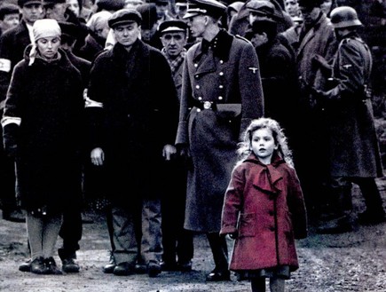 הילדה במעיל האדום מתוך הסרט