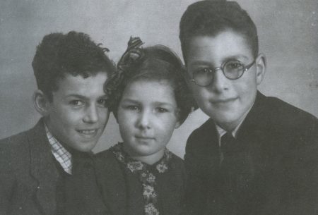 משמאל לימין: יוסף (יאפ), ביניה האחות שנרצחה, דוב (ברנרד)